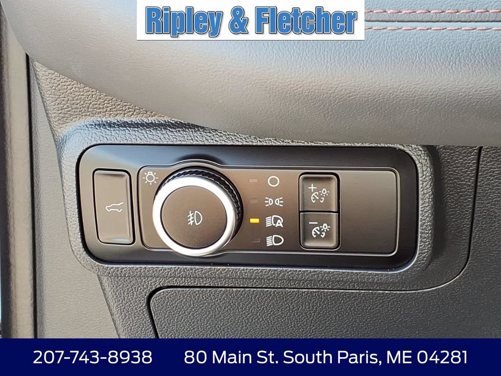 Certified 2025 Ford Explorer Active w/ Active Comfort Package AWD/4WD image 18