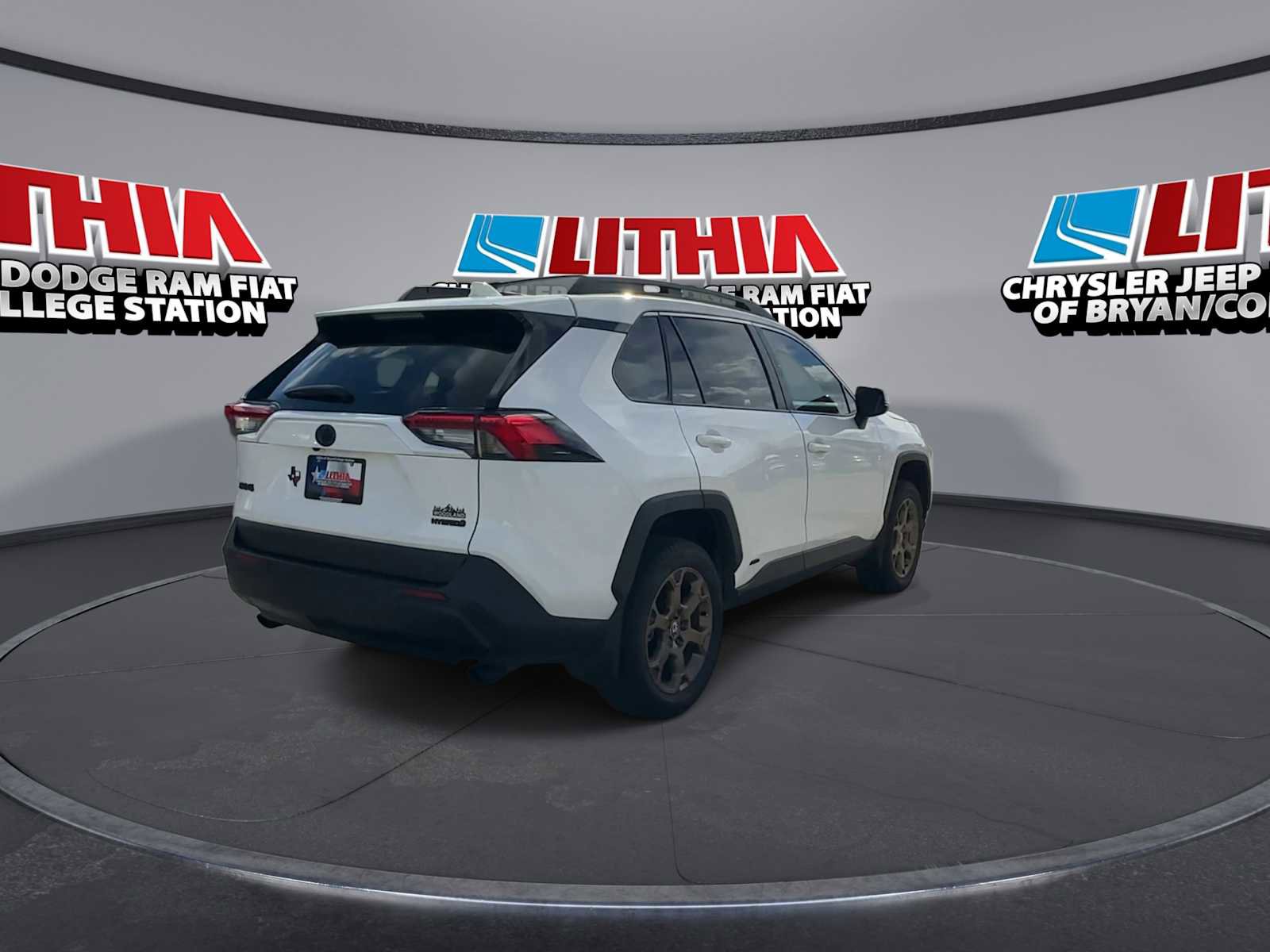 Used 2023 Toyota RAV4 AWD Hybrid image 7