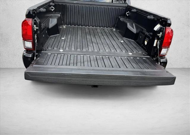 Used 2018 Toyota Tacoma TRD Sport w/ Technology Package image 8