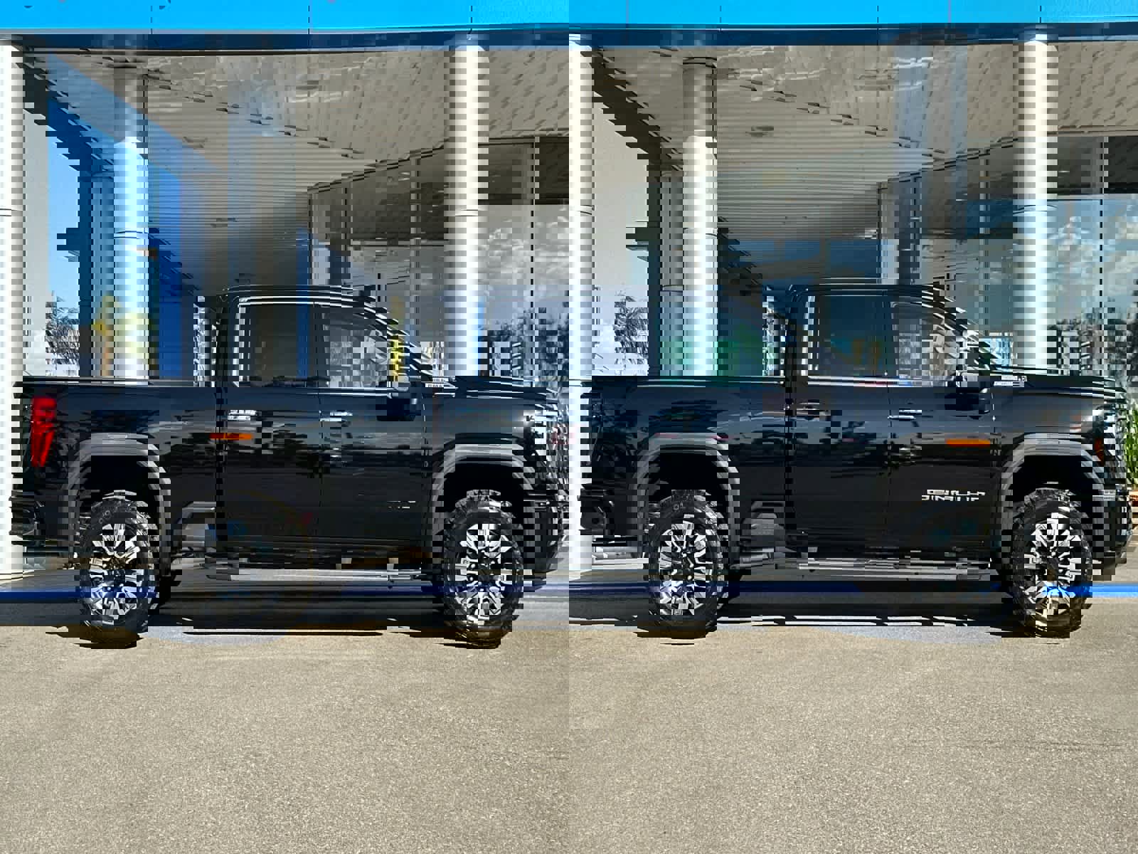 New 2026 GMC Sierra 2500 Denali w/ Technology Package image 6