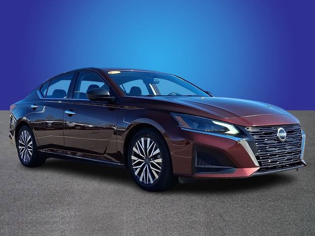 Used 2024 Nissan Altima 2.5 SV image 3