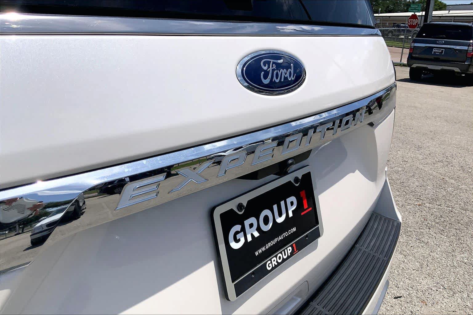 Used 2019 Ford Expedition Limited w/ Equipment Group 302A RWD image 29