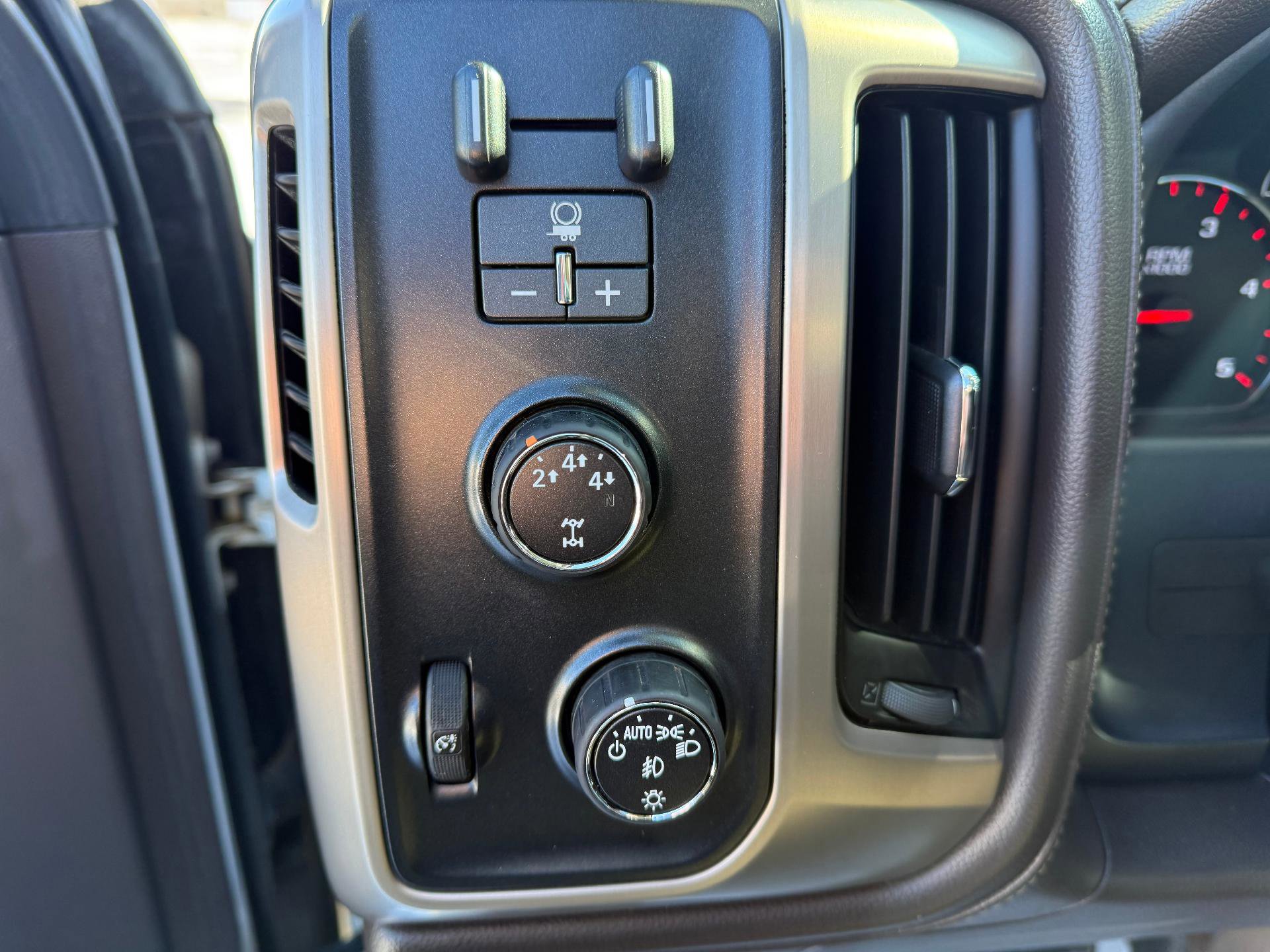 Used 2016 GMC Sierra 2500 Denali w/ Duramax Plus Package image 23