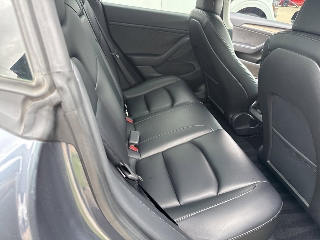 Used 2022 Tesla Model 3 Performance image 6