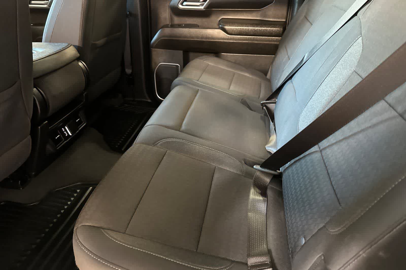 Used 2024 Chevrolet Silverado 1500 LT RWD image 4