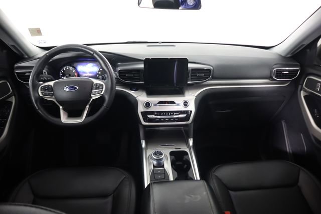 Used 2020 Ford Explorer XLT w/ Equipment Group 202A image 26