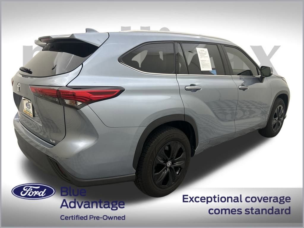 Used 2022 Toyota Highlander XLE image 3