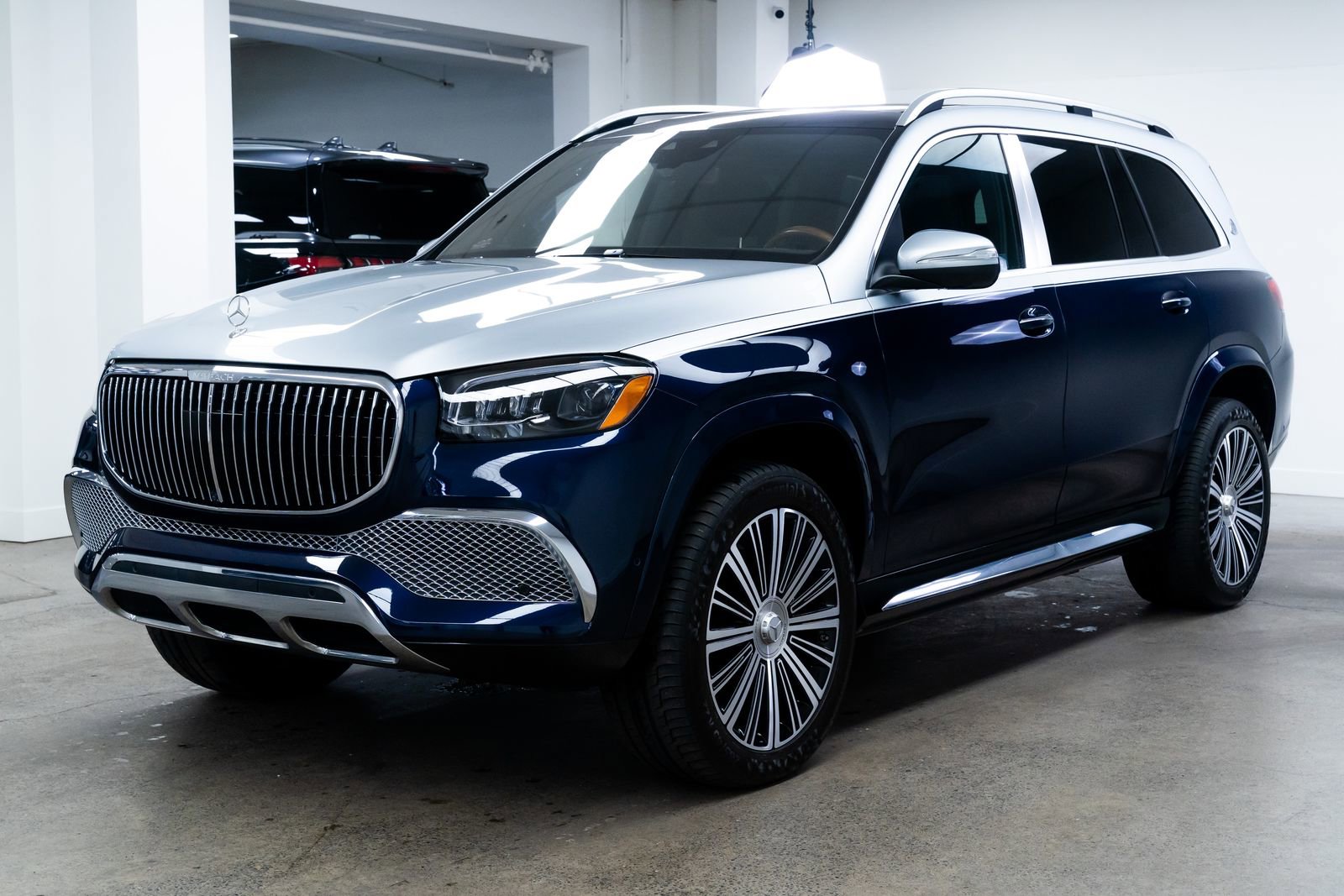 Used 2022 Mercedes-Benz Maybach GLS 600 4MATIC image 3