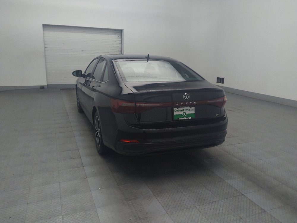 Used 2025 Volkswagen Jetta SE FWD image 5
