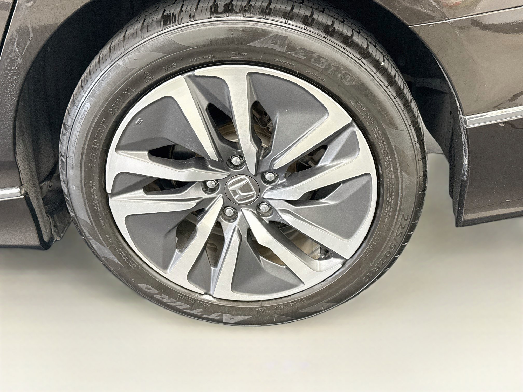 Used 2018 Honda Accord Touring image 11