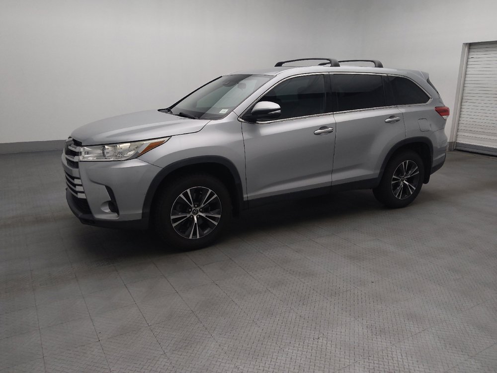 Used 2019 Toyota Highlander LE AWD/4WD image 2