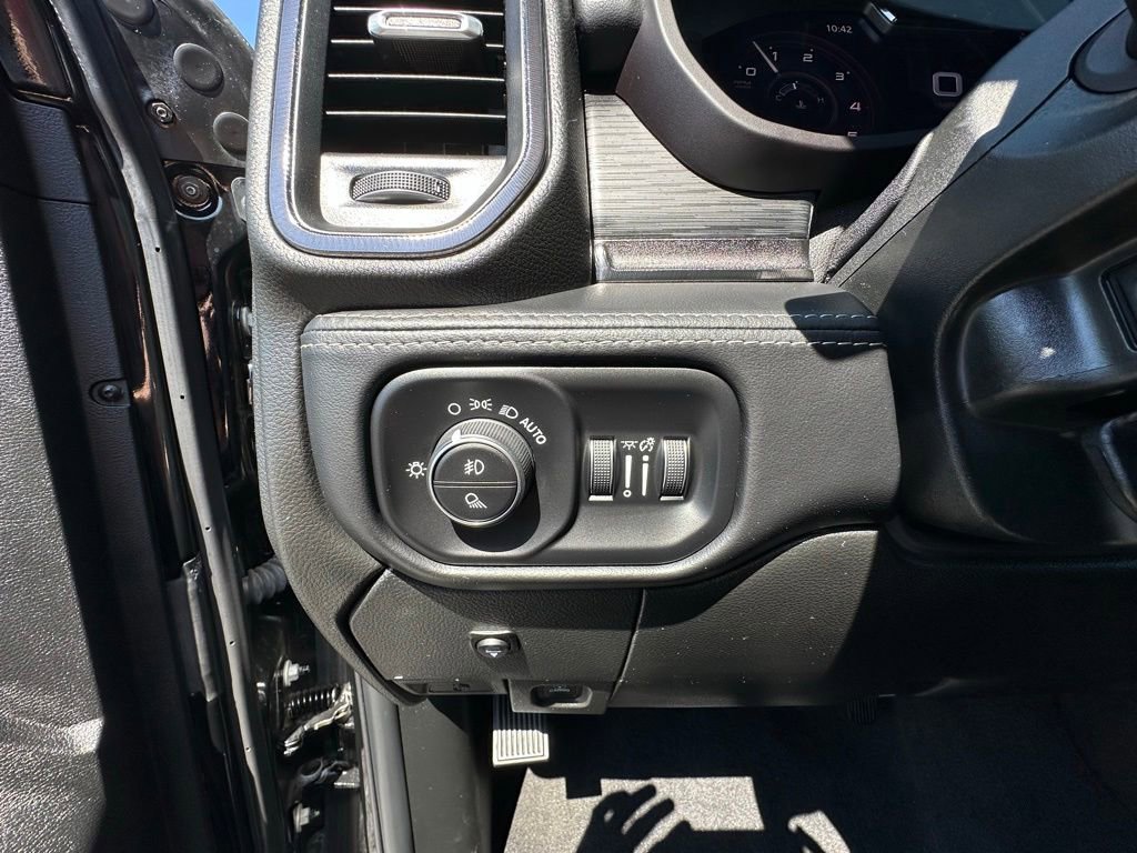 Used 2023 RAM 2500 Rebel w/ Level 2 Equipment Group AWD/4WD image 4