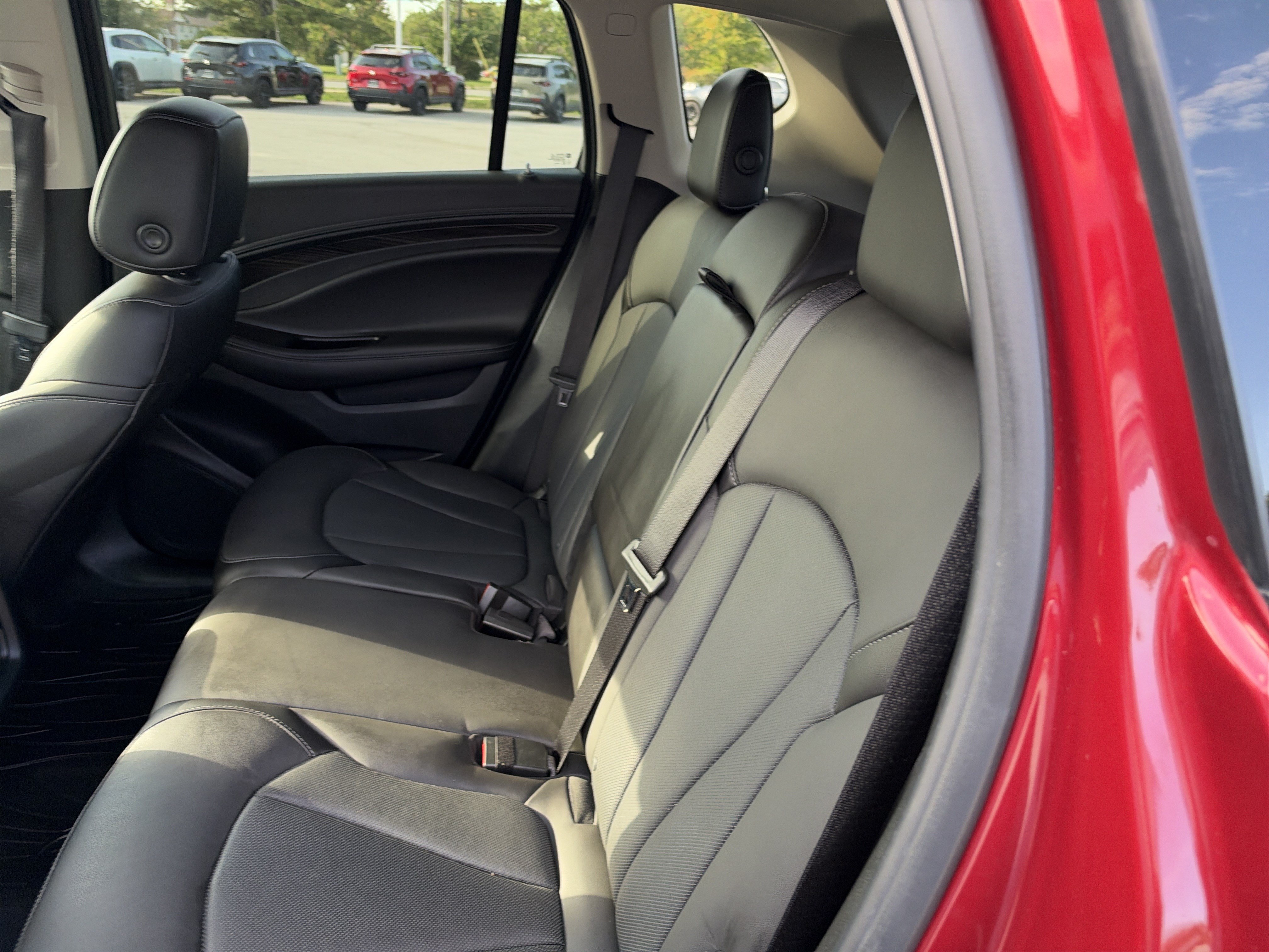 Used 2019 Buick Envision Premium AWD/4WD image 51