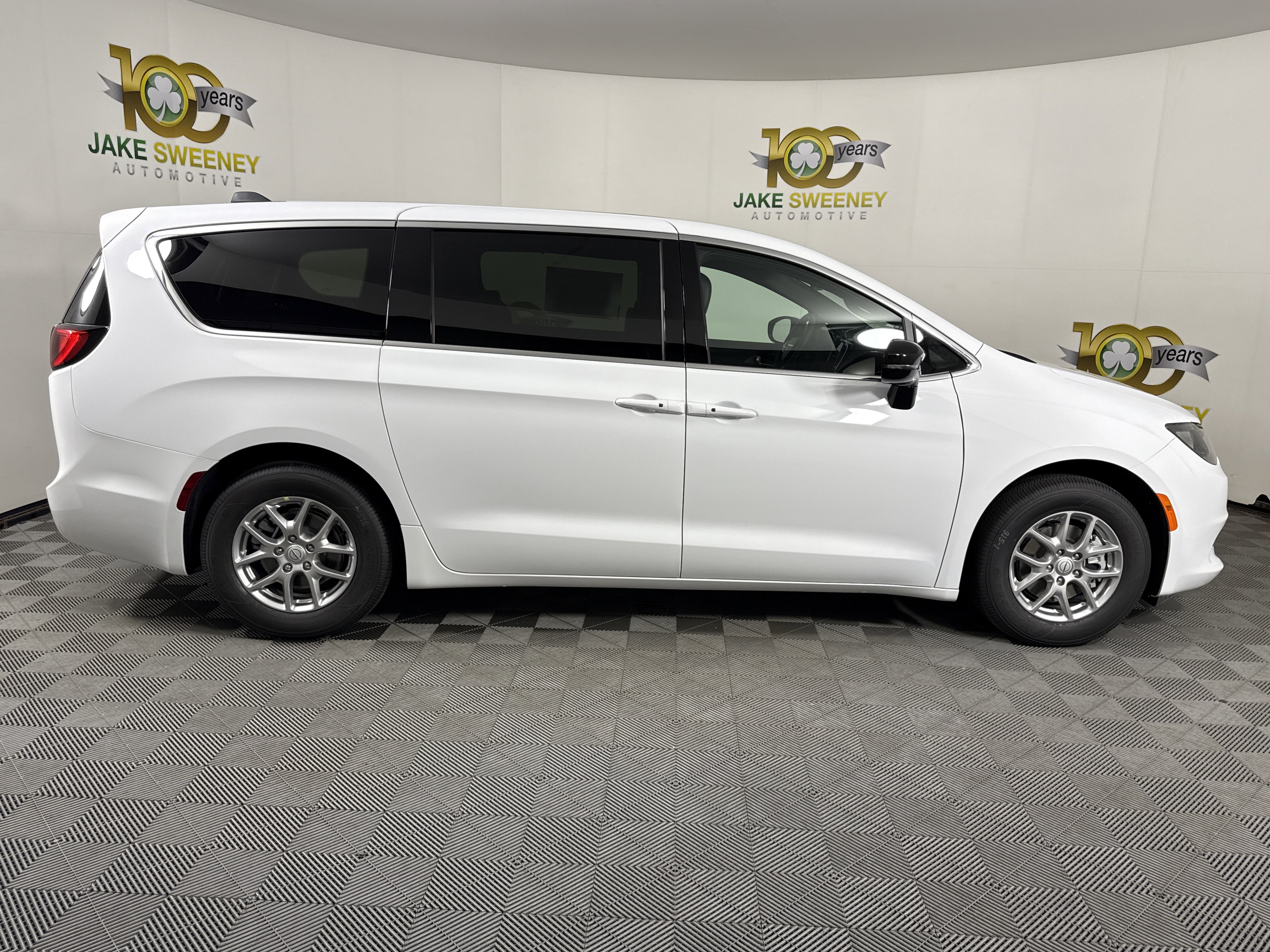 New 2026 Chrysler Voyager LX image 11