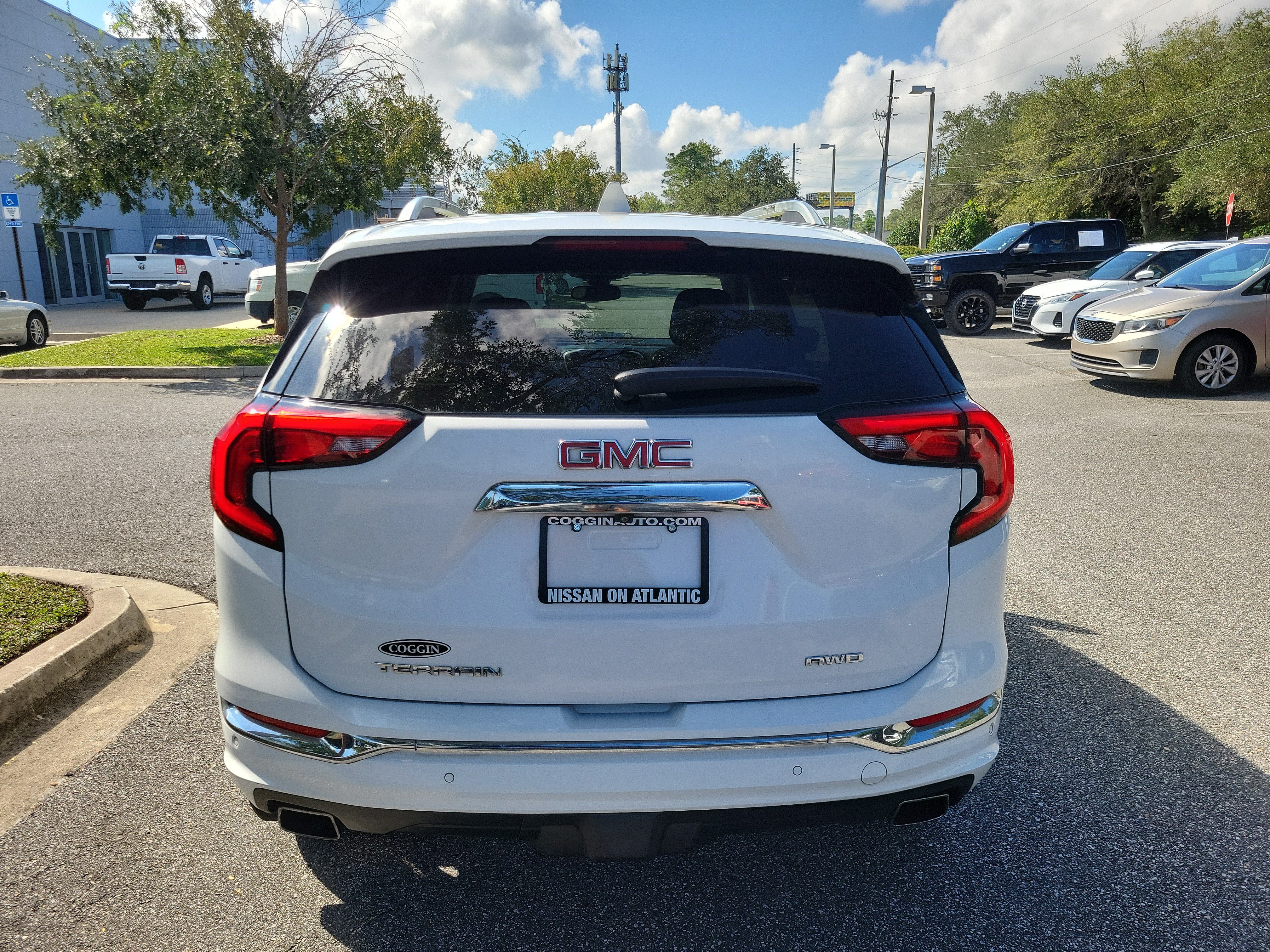 Used 2019 GMC Terrain Denali w/ Advanced Safety Package AWD/4WD image 5