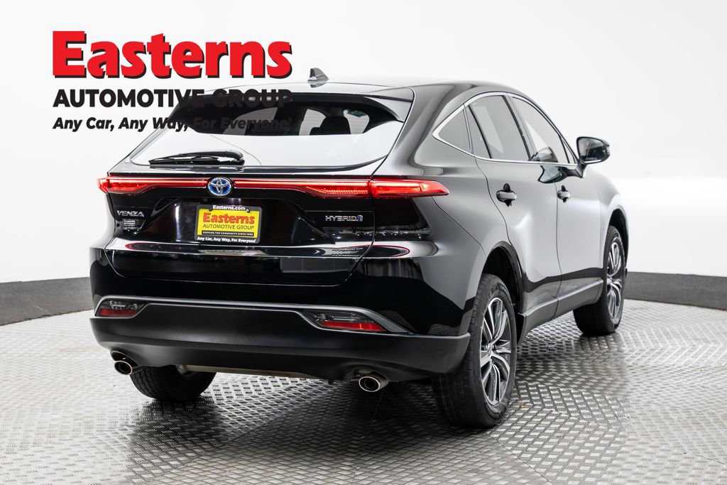 Used 2022 Toyota Venza LE image 5