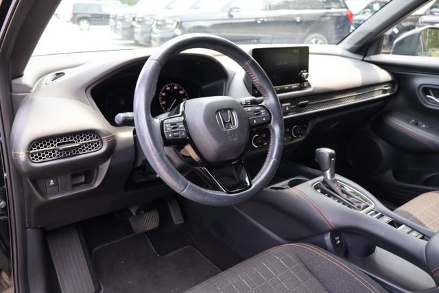 Used 2024 Honda HR-V Sport image 11