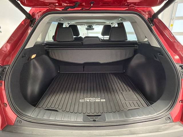 Certified 2022 Toyota Corolla Cross XLE w/ Convenience Package image 21