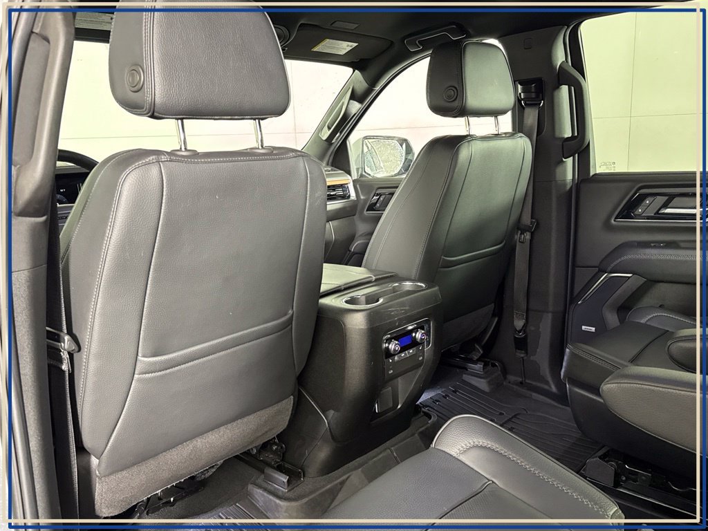 Certified 2025 GMC Yukon Denali AWD/4WD image 37