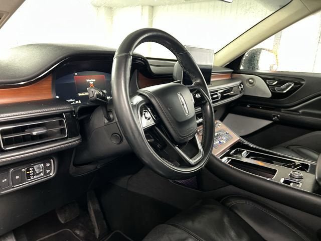 Used 2020 Lincoln Aviator Reserve w/ Equipment Group 201A image 10