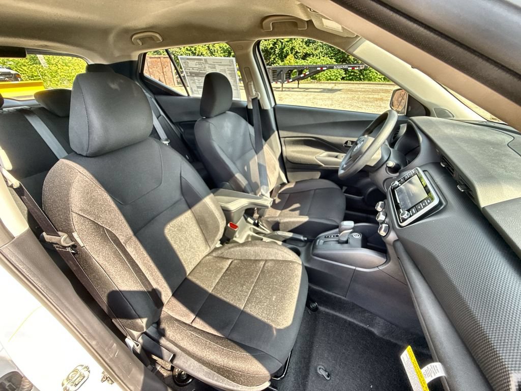 New 2025 Nissan Kicks Play S FWD image 24