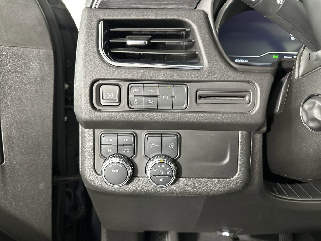 Used 2023 GMC Yukon SLT w/ SLT Premium Package image 21