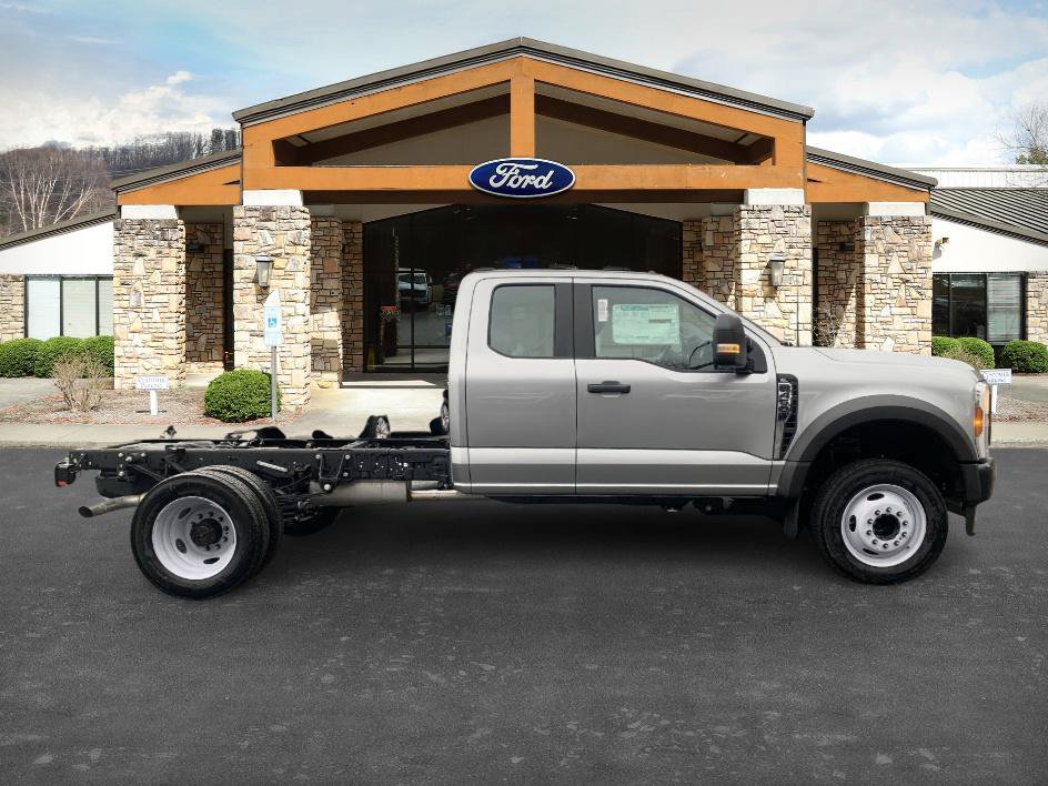 New 2024 Ford F450 XL RWD image 4