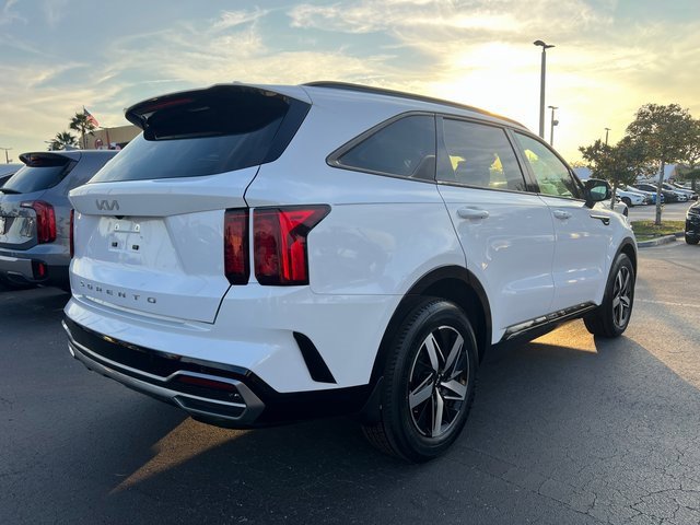 Certified 2022 Kia Sorento S image 5