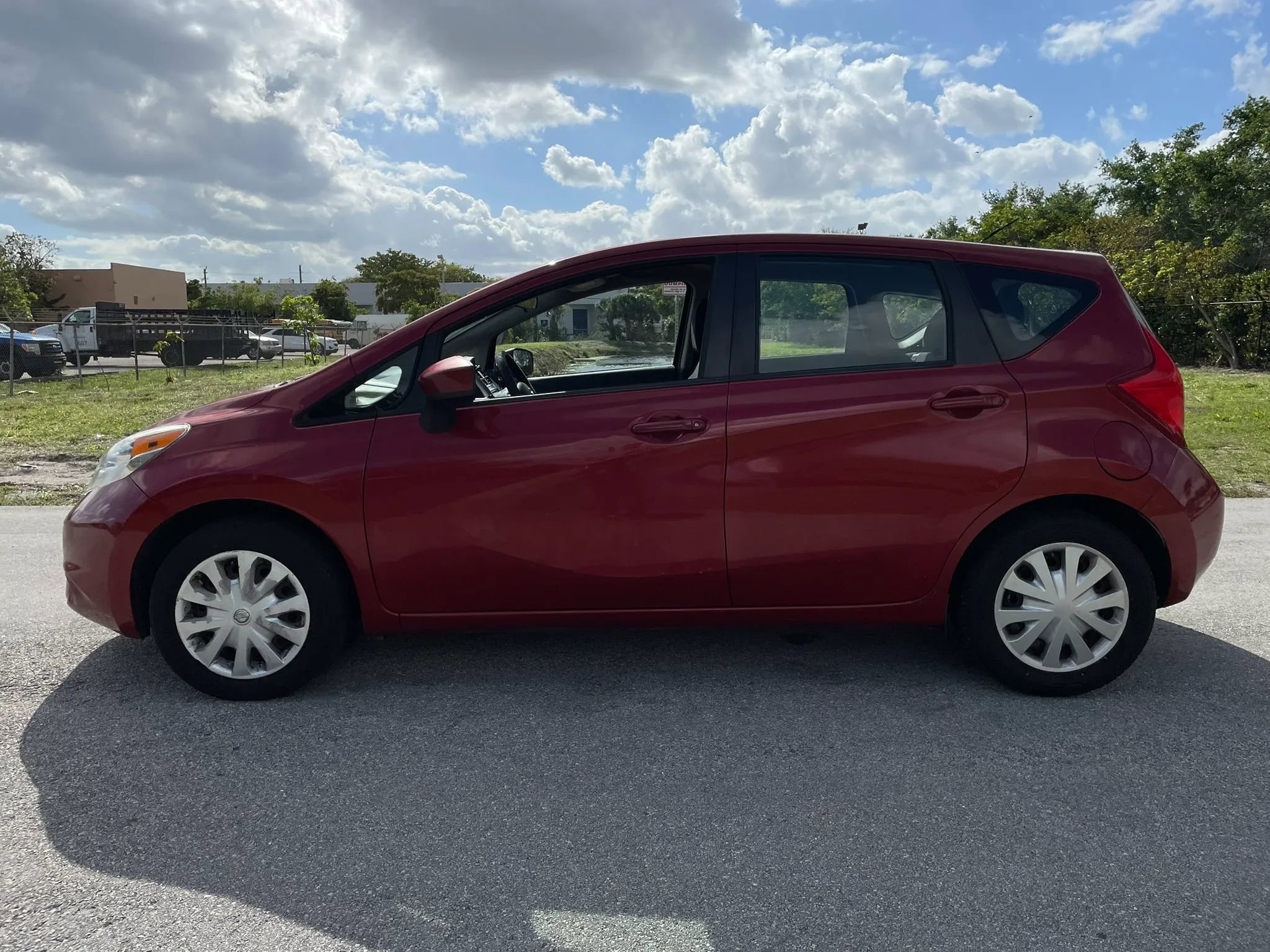 Used 2015 Nissan Versa Note SV image 7
