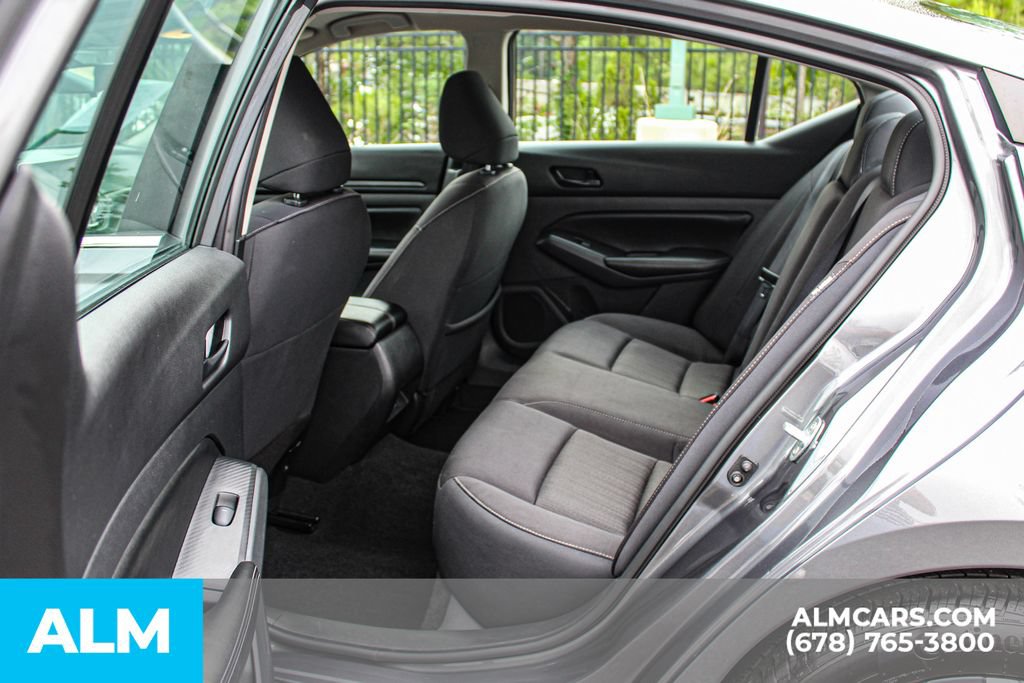 Used 2024 Nissan Altima 2.5 SV FWD image 17