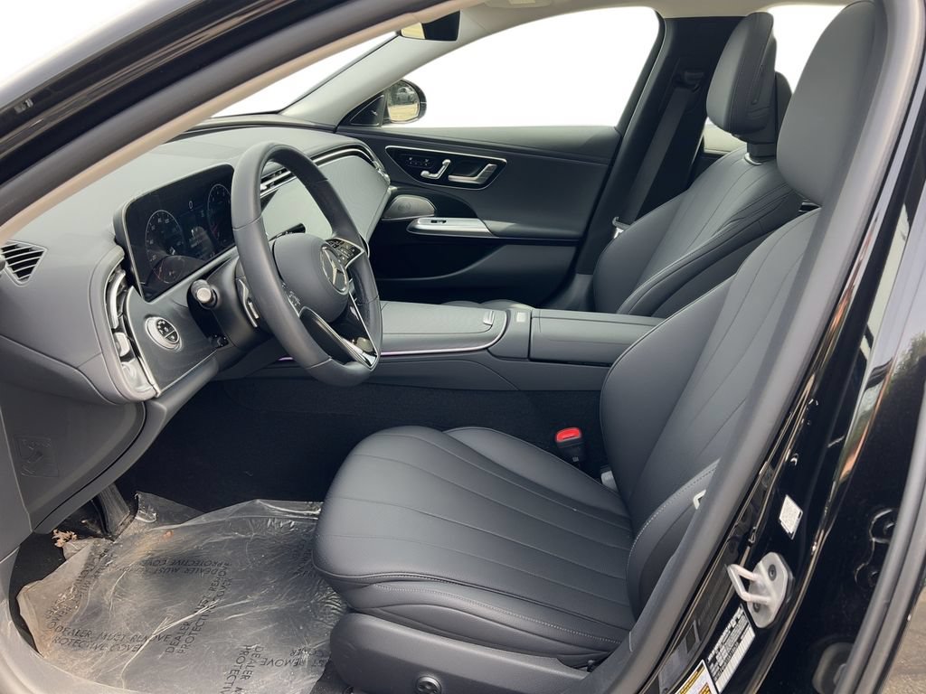 New 2025 Mercedes-Benz E 350 4MATIC Sedan image 6