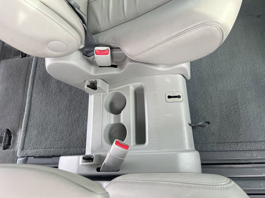 Used 2014 Toyota Sienna XLE image 39