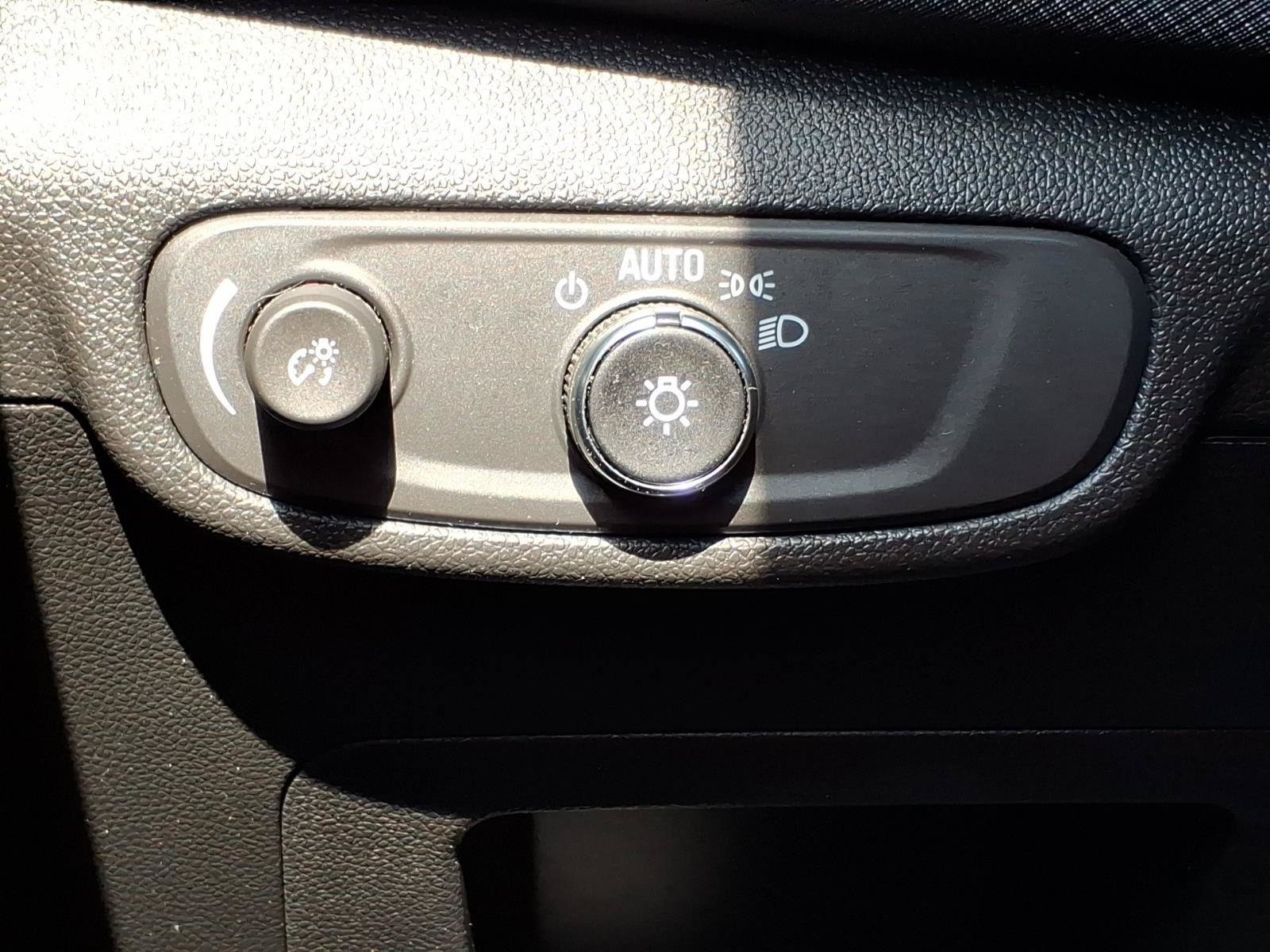 Used 2024 Chevrolet TrailBlazer LT w/ LT Cold Weather Package FWD image 19