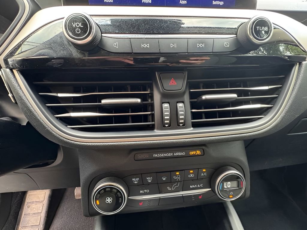 Used 2020 Ford Escape SE image 22