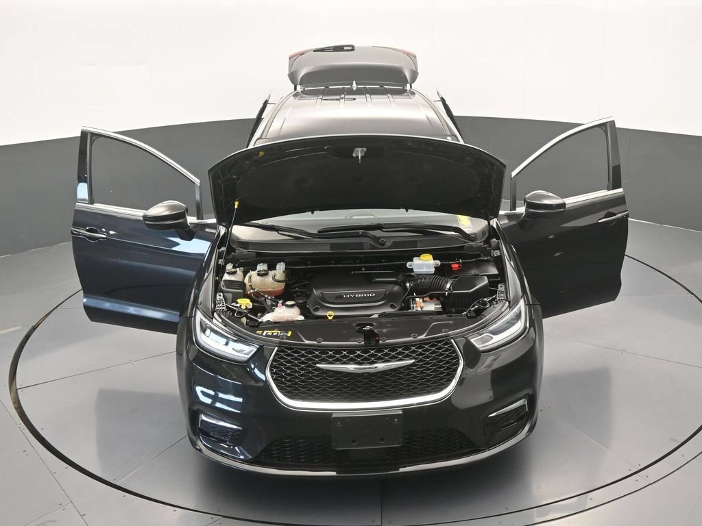 Used 2023 Chrysler Pacifica Touring-L FWD image 71