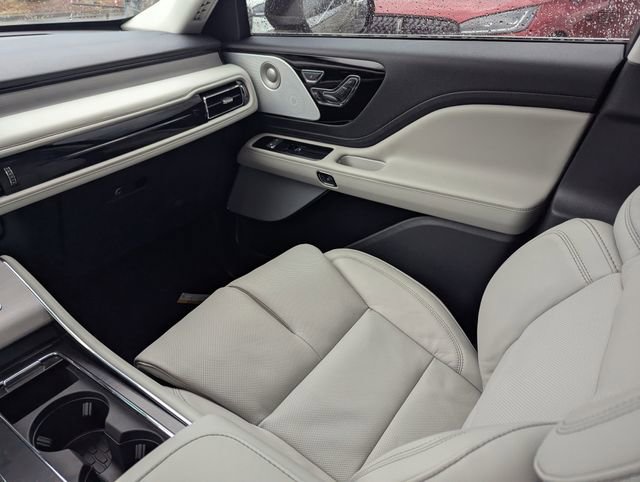 New 2025 Lincoln Aviator Reserve w/ Equipment Group 201A image 12