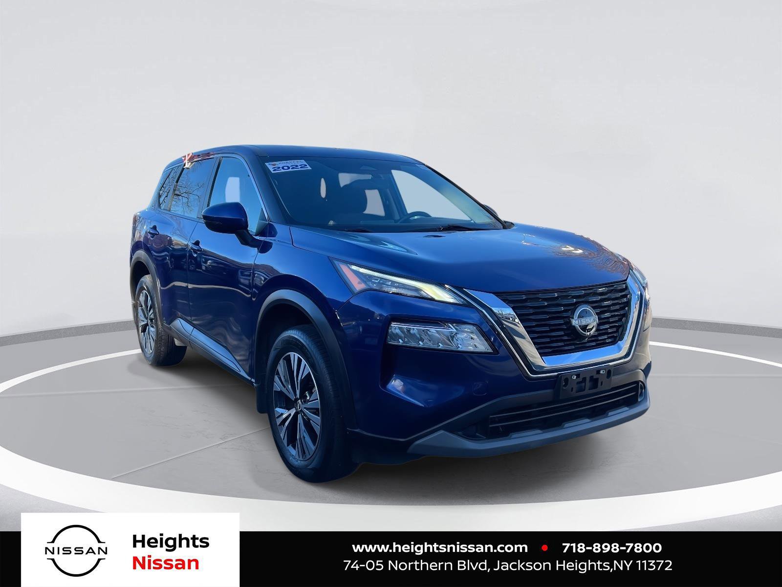 Used 2022 Nissan Rogue SV image 1