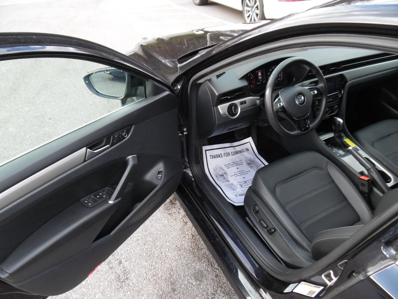 Used 2022 Volkswagen Passat 2.0T SE image 10