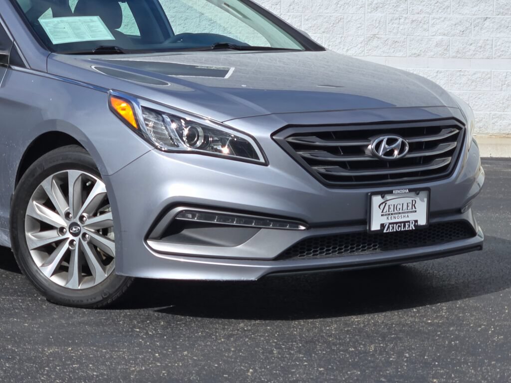Used 2016 Hyundai Sonata Sport w/ Cargo Package FWD image 2
