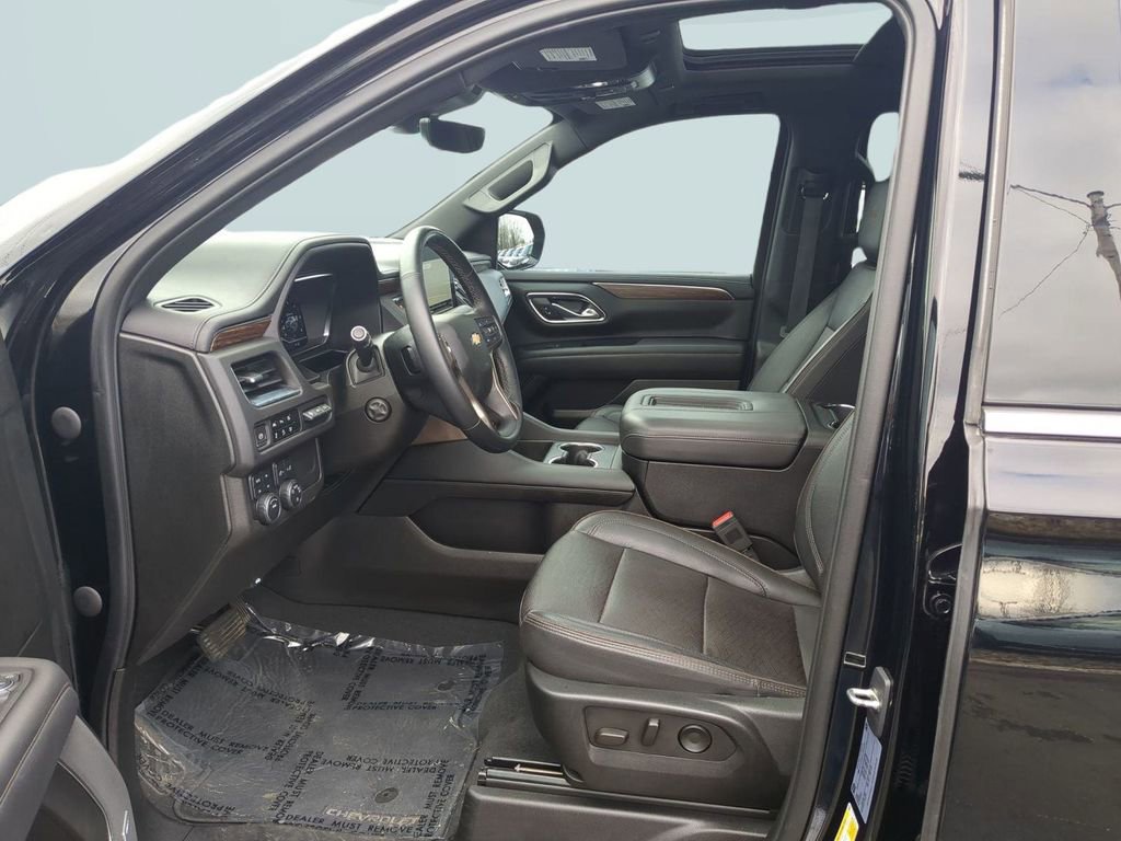 Used 2023 Chevrolet Suburban High Country AWD/4WD image 21