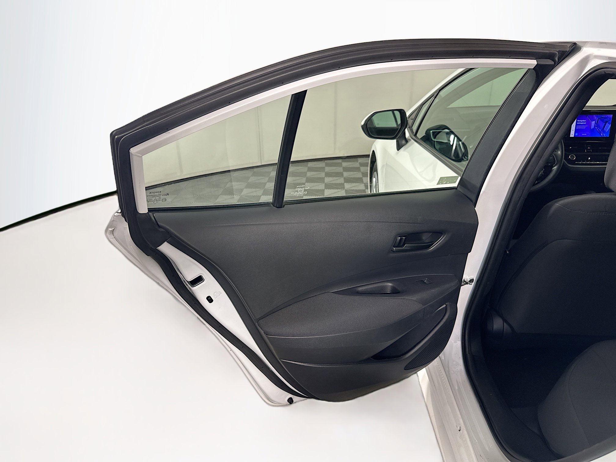 Used 2023 Toyota Corolla LE image 24