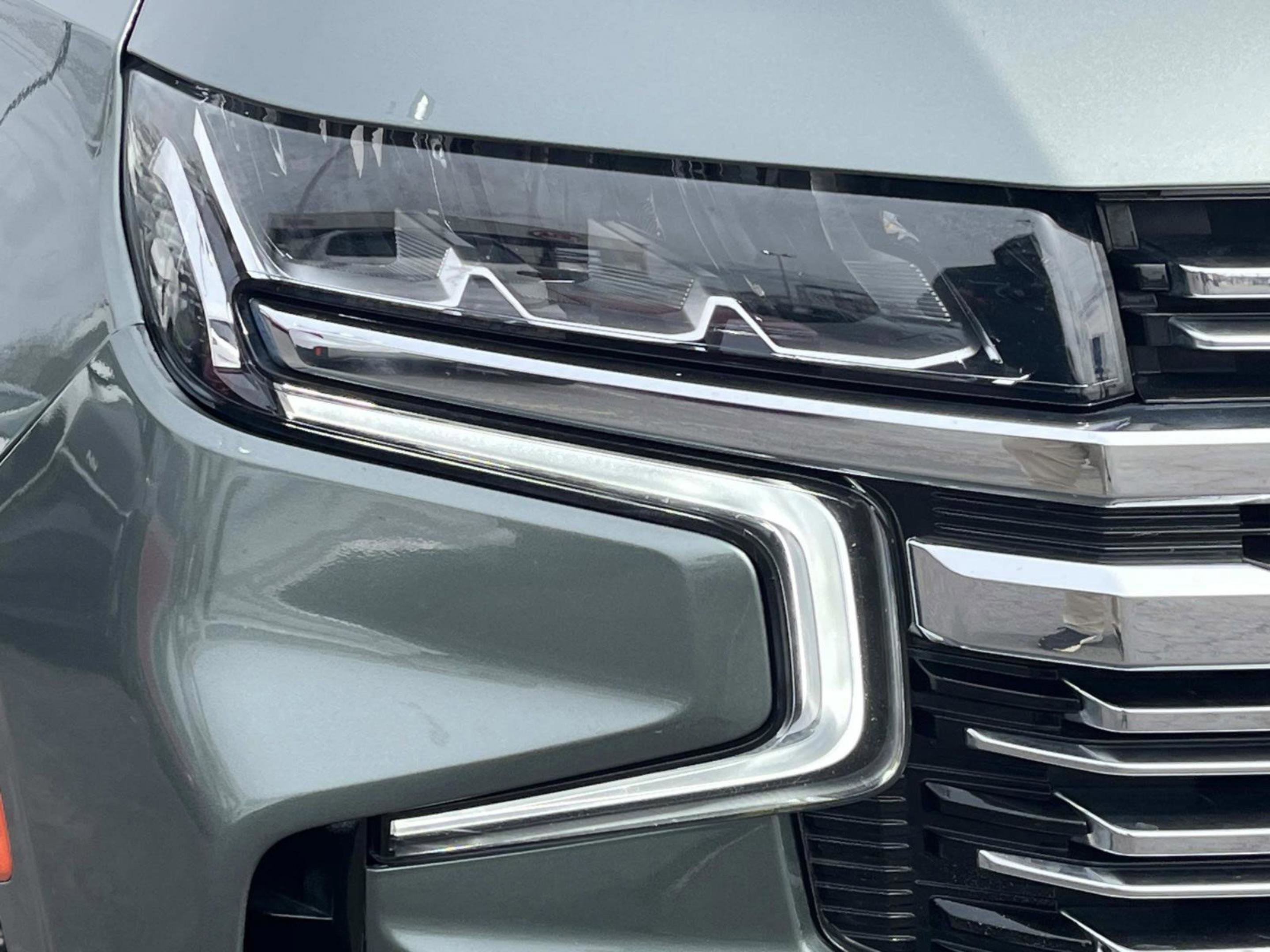 Used 2023 Chevrolet Suburban Premier AWD/4WD image 9