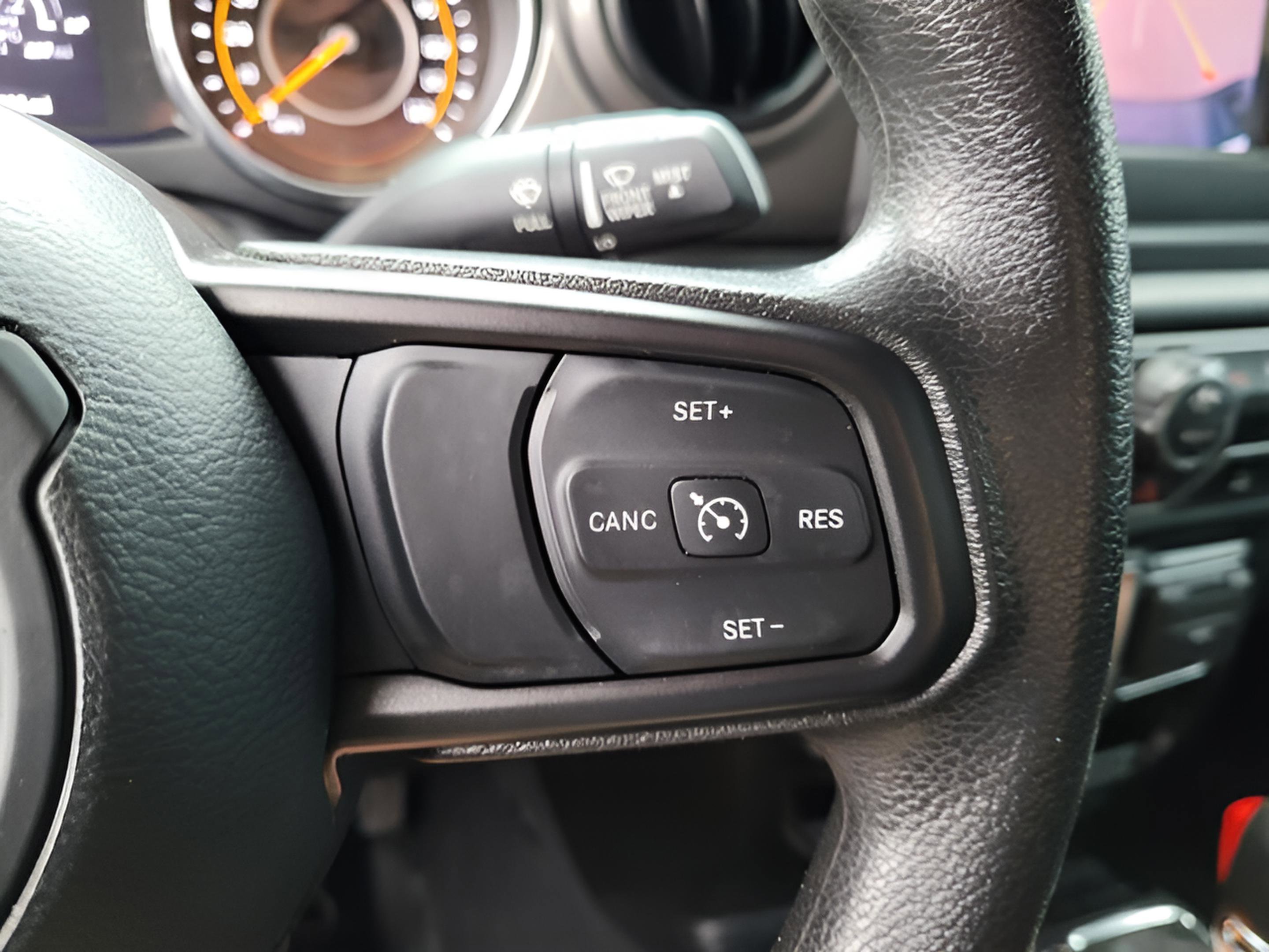 Used 2023 Jeep Gladiator Sport image 18