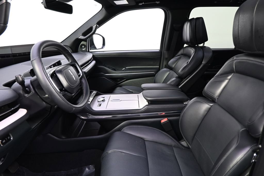 New 2025 Lincoln Navigator Reserve w/ Jet Appearance Package image 13