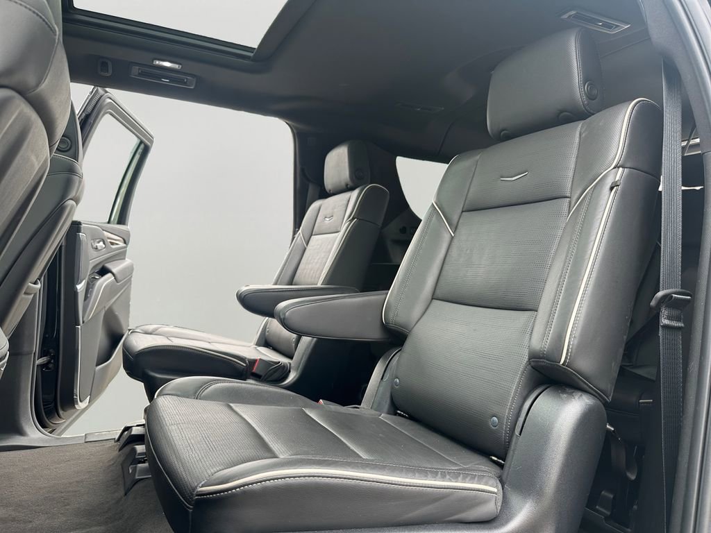 Used 2023 Cadillac Escalade ESV Premium Luxury image 24