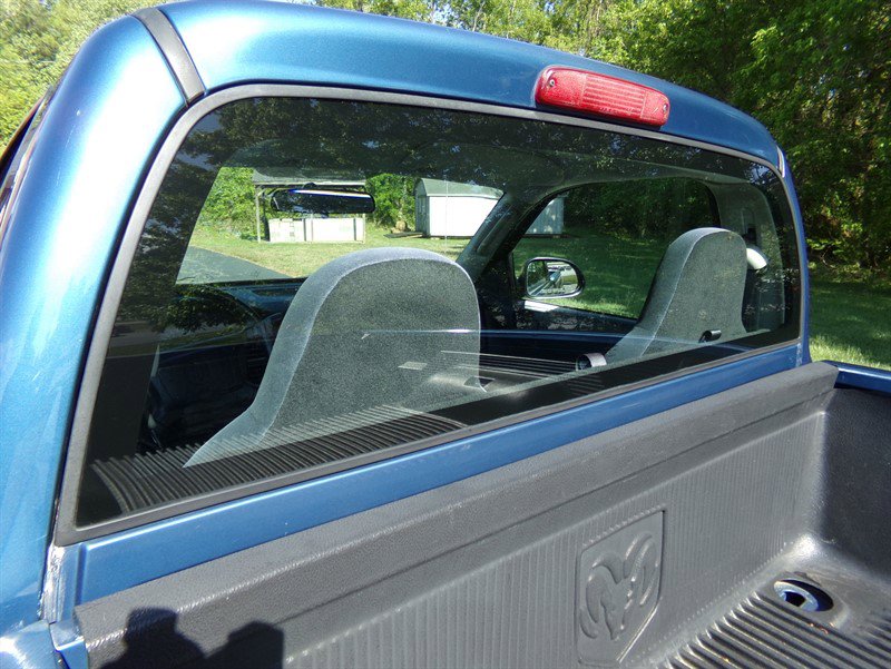 Used 2004 Dodge Dakota 4x4 Regular Cab w/ Tire & Handling Group image 12