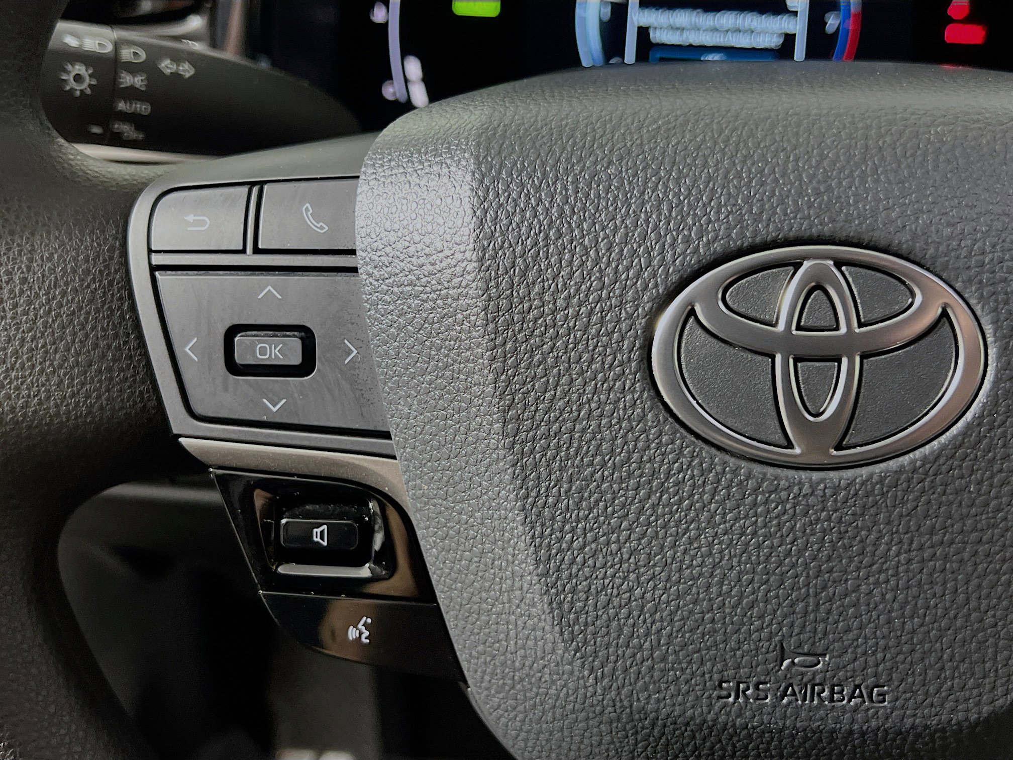 Used 2025 Toyota Camry LE w/ Convenience Package image 19