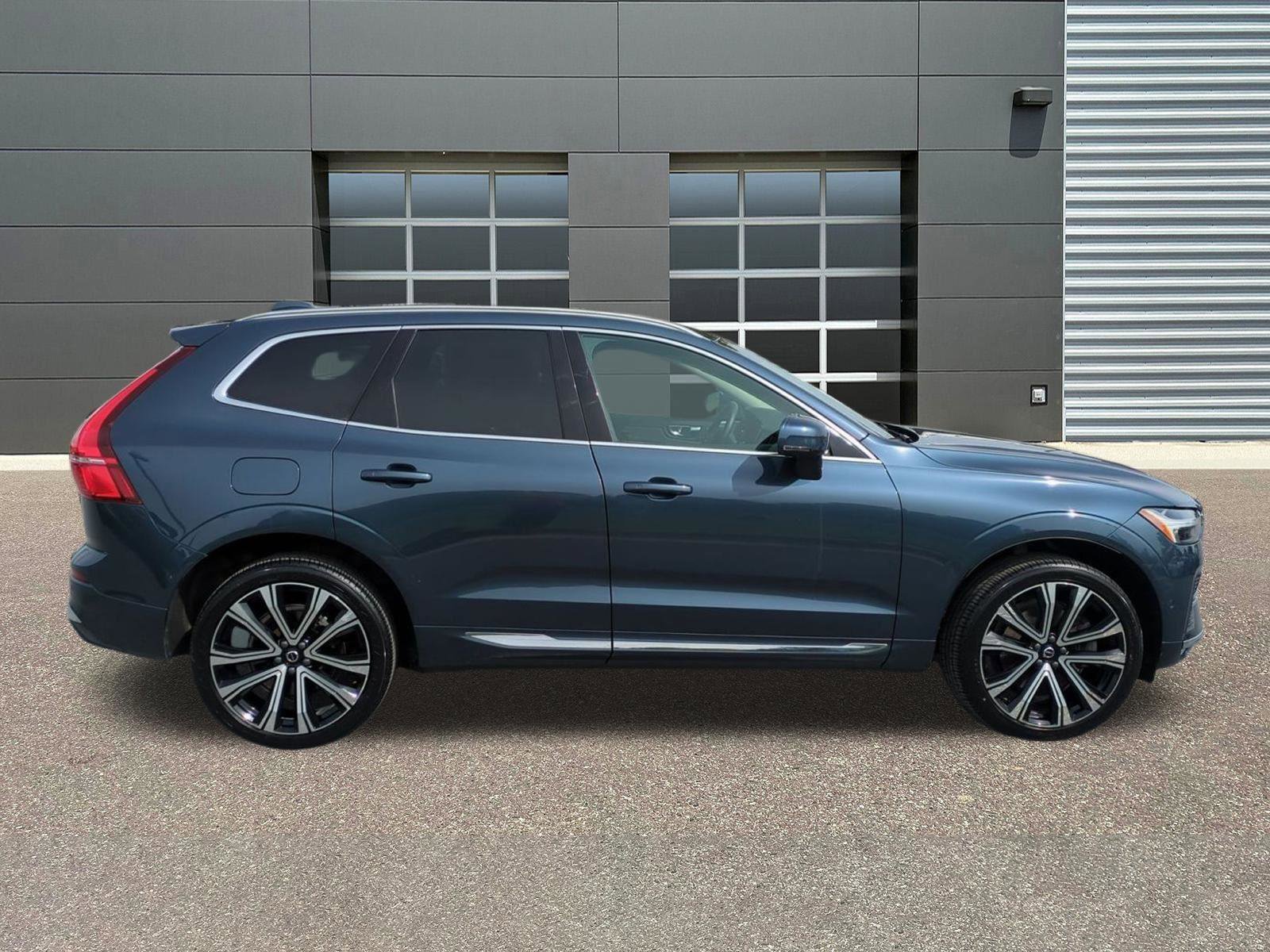 Certified 2023 Volvo XC60 B5 Ultimate AWD/4WD image 8