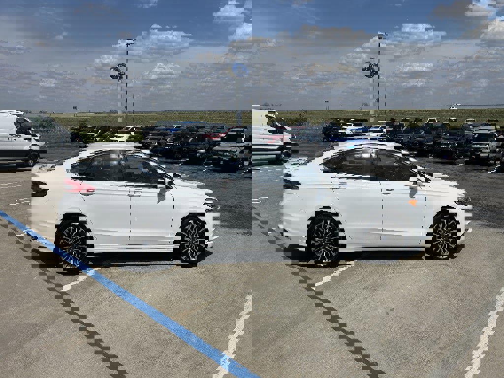 Used 2018 Ford Fusion Titanium image 6