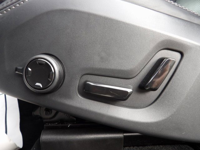 Certified 2024 Volvo XC60 B5 Ultimate w/ Protection Package Premier image 13